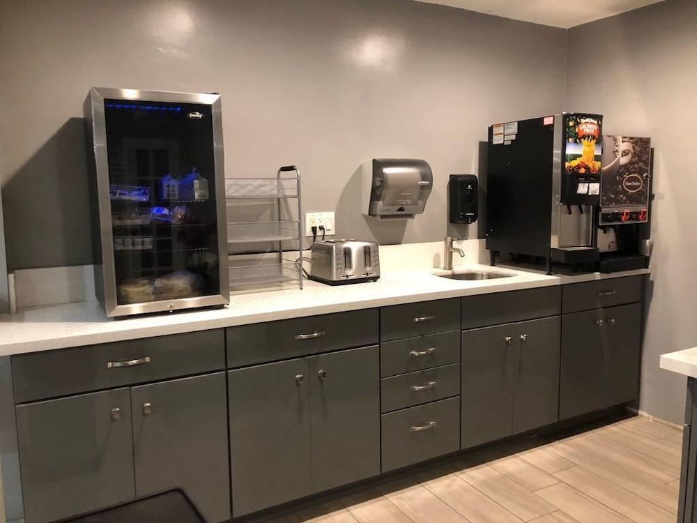 Surestay By Best Western Fresno Central Extérieur photo