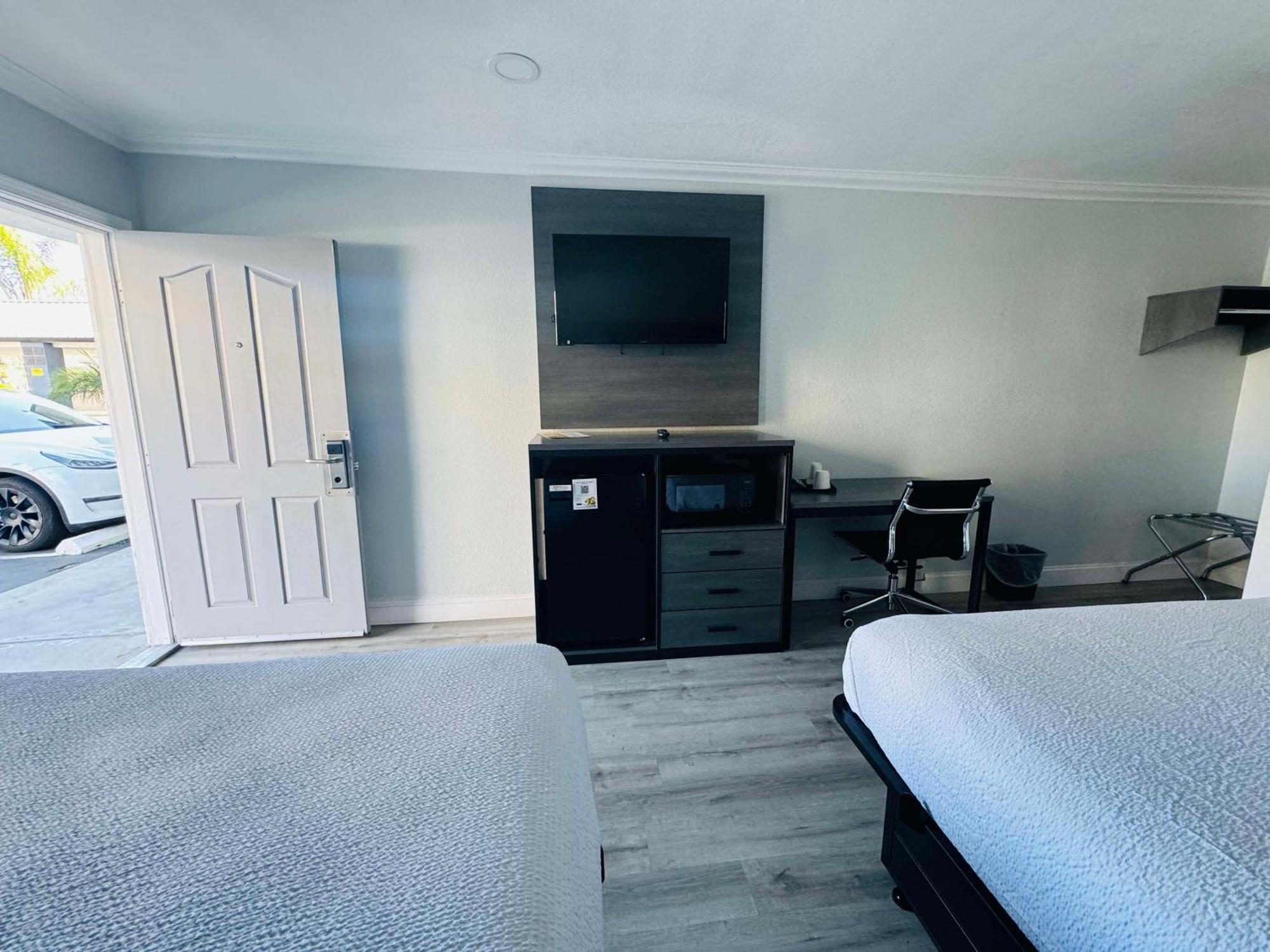 Surestay By Best Western Fresno Central Extérieur photo