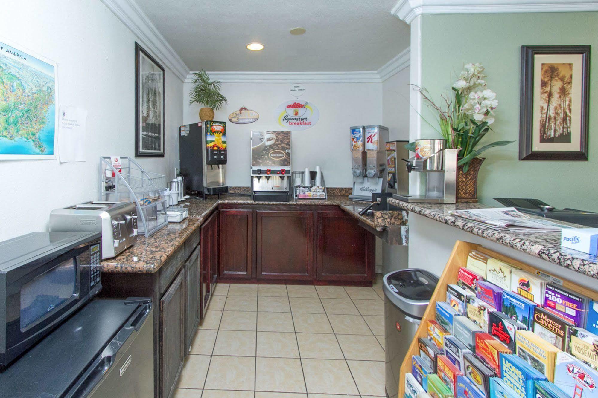 Surestay By Best Western Fresno Central Extérieur photo