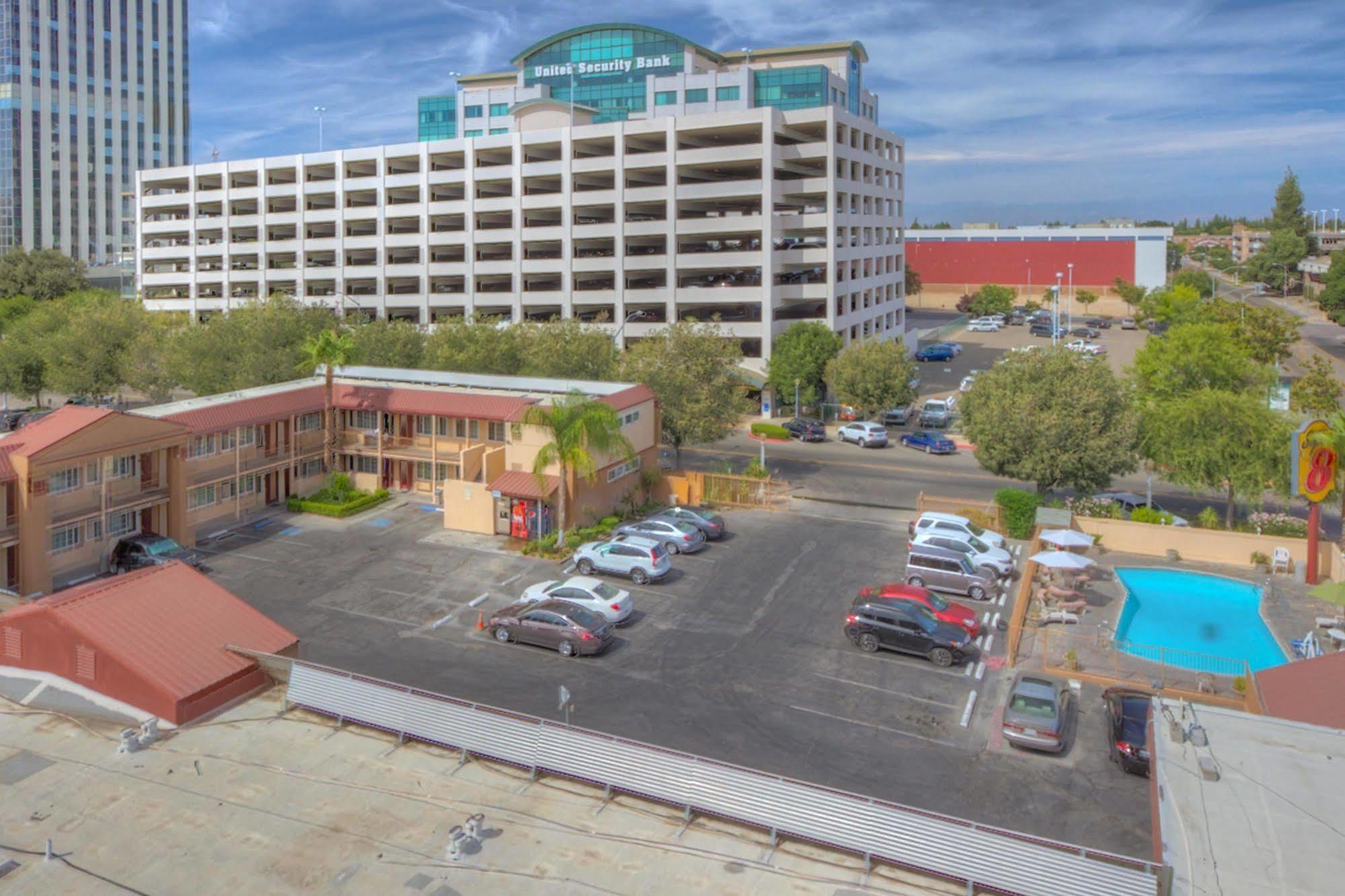 Surestay By Best Western Fresno Central Extérieur photo