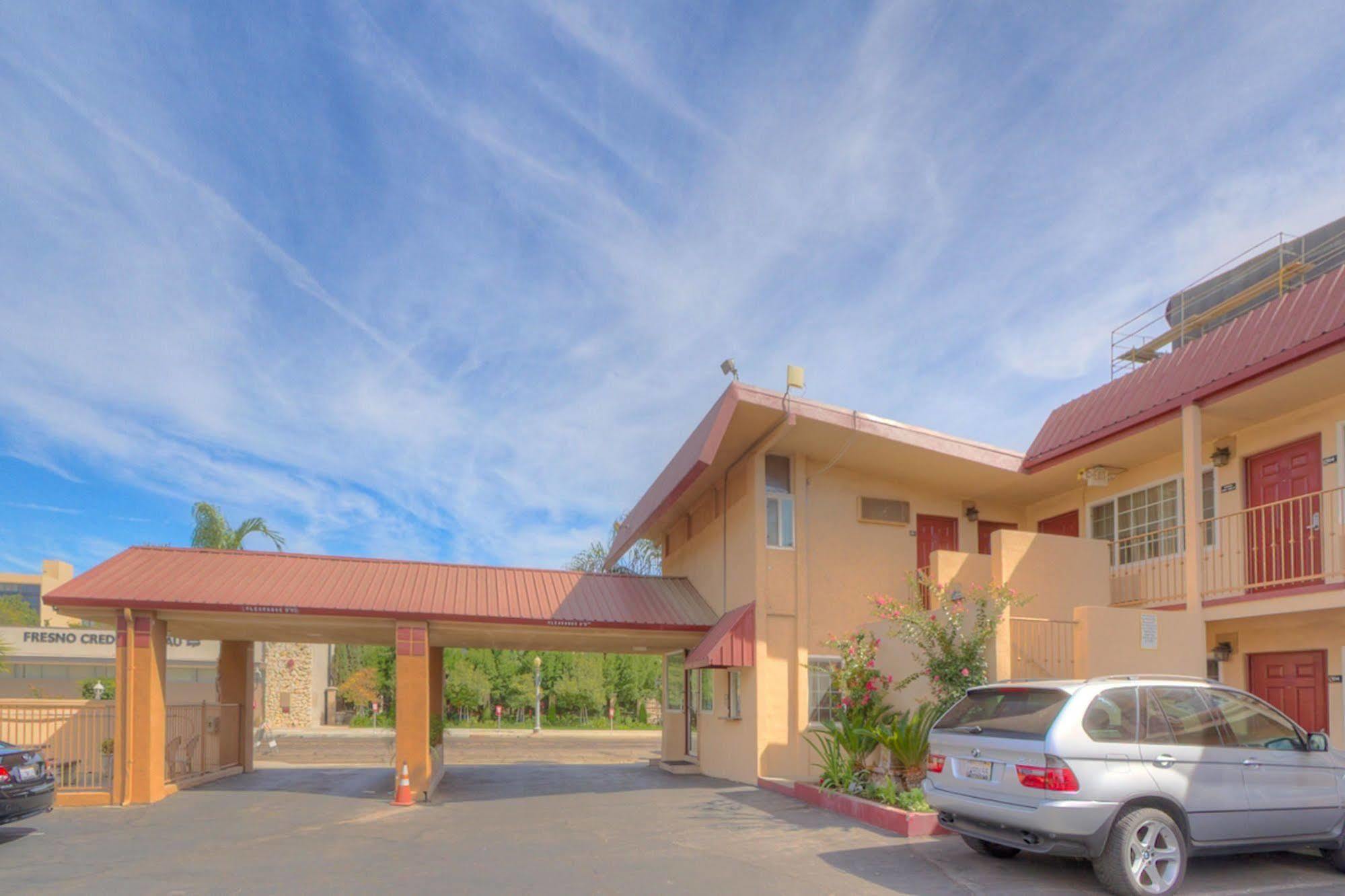 Surestay By Best Western Fresno Central Extérieur photo